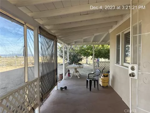 9548 White Rd, Phelan, CA 92371 photo 2