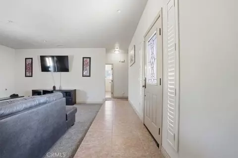 Entry Way - 9323 Serra, Phelan, CA 92371 photo 2 of 3
