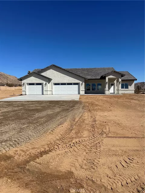 16353 Smokethorn Rd, Apple Valley, CA 92307