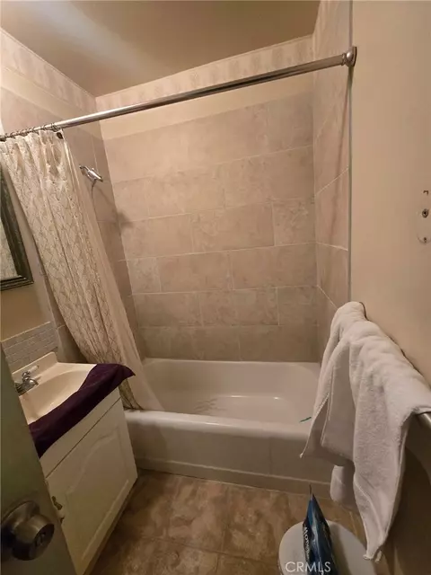 Bath - 36827 Hidden Riv, Hinkley, CA 92347 photo 1 of 2