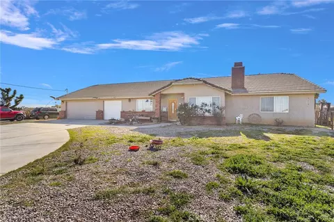 10276 Aster Rd, Oak Hills, CA 92344