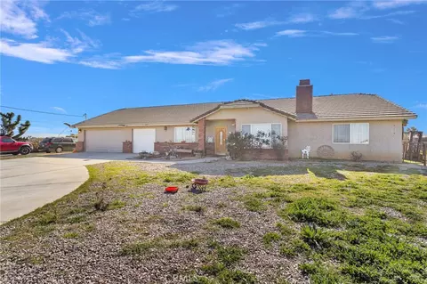 10276 Aster Rd, Oak Hills, CA 92344