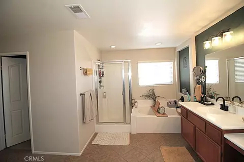 Bath - 924 Condor, Barstow, CA 92311 photo 4 of 6