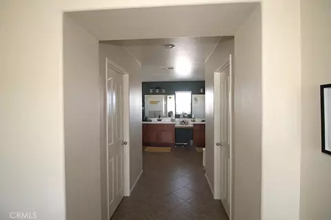 Entry Way - 924 Condor, Barstow, CA 92311 photo 6 of 9
