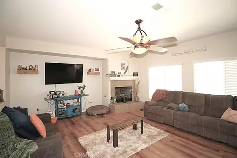 Living - 924 Condor, Barstow, CA 92311 photo 2 of 2
