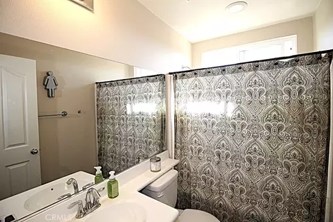 Bath - 924 Condor, Barstow, CA 92311 photo 3 of 6