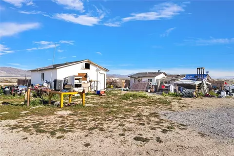 Exterior - 11805 Cove, Lucerne Valley, CA 92356 photo 6 of 11