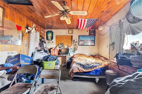 Bedroom - 11805 Cove, Lucerne Valley, CA 92356 photo 1 of 1