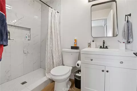 Bath - 23921 S Apple, Valley, CA 92307 photo 4 of 4
