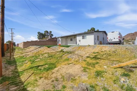 Exterior - 23921 S Apple, Valley, CA 92307 photo 6 of 14