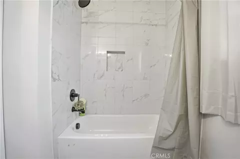 Bath - 23921 S Apple, Valley, CA 92307 photo 3 of 4