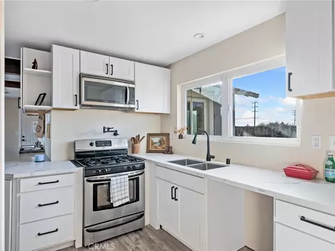 Kitchen - 29246 Radio, Barstow, CA 92311 photo 2 of 2