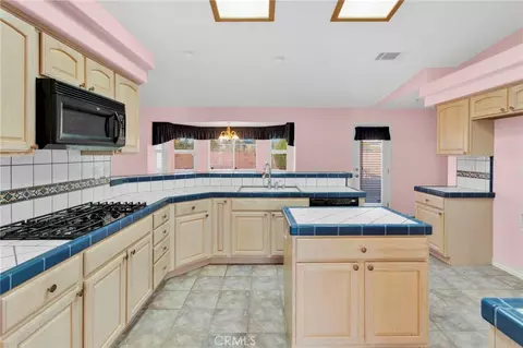 Kitchen - 16460 Malahat Rd, Apple Valley, CA 92307 photo 3 of 3