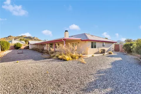 Exterior - 16460 Malahat Rd, Apple Valley, CA 92307 photo 12 of 12