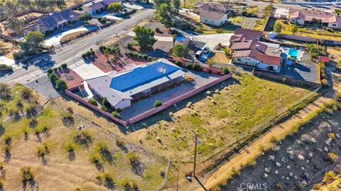 View/Area - 16460 Malahat Rd, Apple Valley, CA 92307 photo 4 of 10