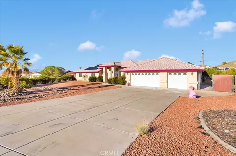 Exterior - 16460 Malahat Rd, Apple Valley, CA 92307 photo 2 of 12