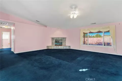 Living - 16460 Malahat Rd, Apple Valley, CA 92307 photo 4 of 6