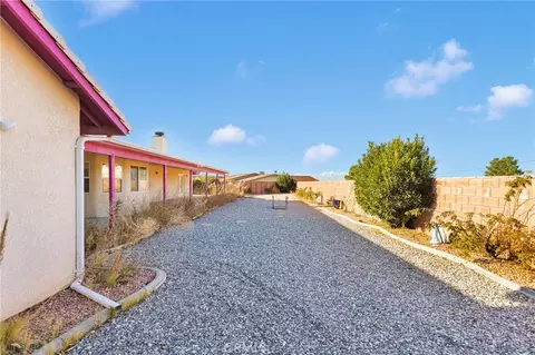Exterior - 16460 Malahat Rd, Apple Valley, CA 92307 photo 11 of 12