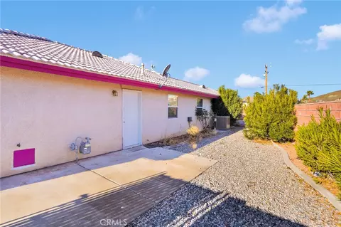 Exterior - 16460 Malahat Rd, Apple Valley, CA 92307 photo 9 of 12