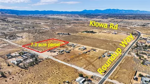 11 Juniper St, Apple Valley, CA 92307