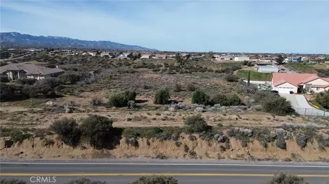 8248 Baldy Mesa, Phelan, CA 92371