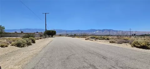800 Oracle Rd, Lucerne Valley, CA 92356