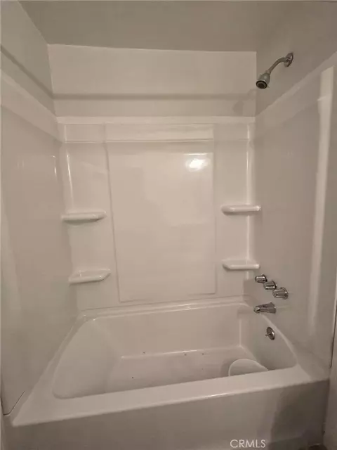 Bath - 1901 Vineyard, Barstow, CA 92311 photo 2 of 4