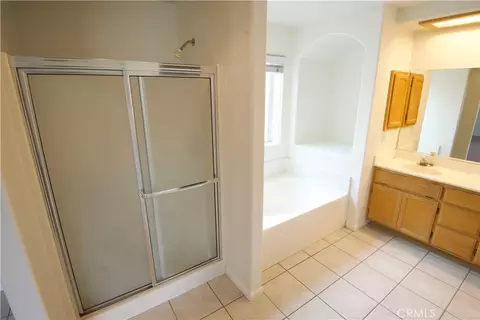 Bath - 17482 Walnut, Hesperia, CA 92345 photo 3 of 3