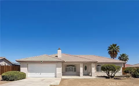 17482 Walnut, Hesperia, CA 92345
