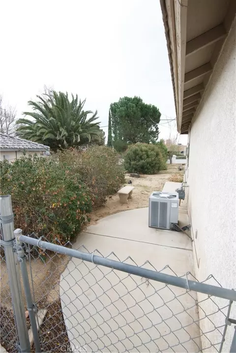 Exterior - 17482 Walnut, Hesperia, CA 92345 photo 7 of 7