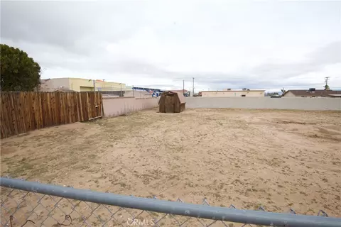 Exterior - 17482 Walnut, Hesperia, CA 92345 photo 2 of 7