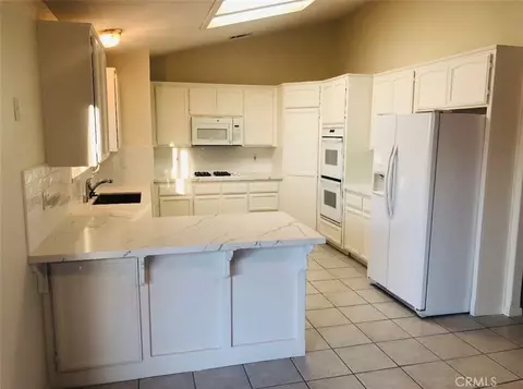 Kitchen - 17482 Walnut, Hesperia, CA 92345 photo 1 of 3