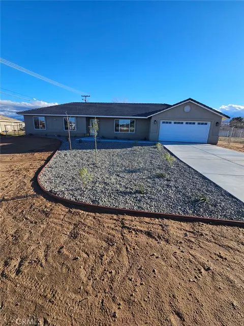 20495 Zuni Rd, Apple Valley, CA 92307