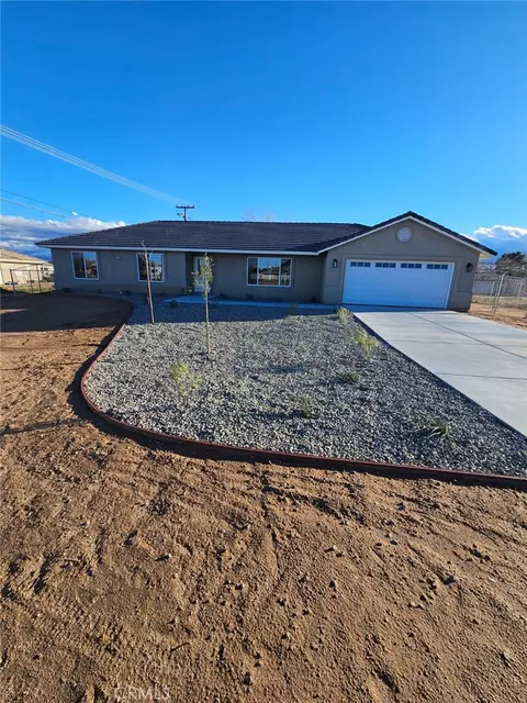 20495 Zuni Rd, Apple Valley, CA 92307