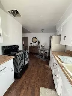 Entry Way - 16366 Walnut, Hesperia, CA 92345 photo 5 of 5