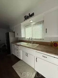 Kitchen - 16366 Walnut, Hesperia, CA 92345 photo 1 of 2