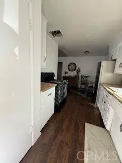 Entry Way - 16366 Walnut, Hesperia, CA 92345 photo 2 of 5