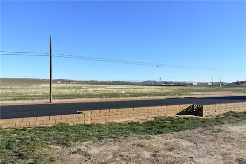 15224 Tournament Dr, Helendale, CA 92342 photo 16
