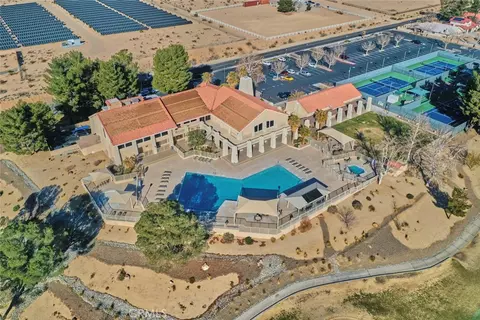 15224 Tournament Dr, Helendale, CA 92342 photo 5