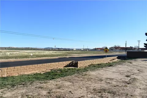 15224 Tournament Dr, Helendale, CA 92342 photo 17