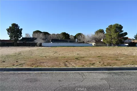 14817 Crofton Ln, Helendale, CA 92342