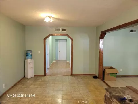 Entry Way - 27177 Cahuilla Rd, Apple Valley, CA 92307 photo 1 of 2