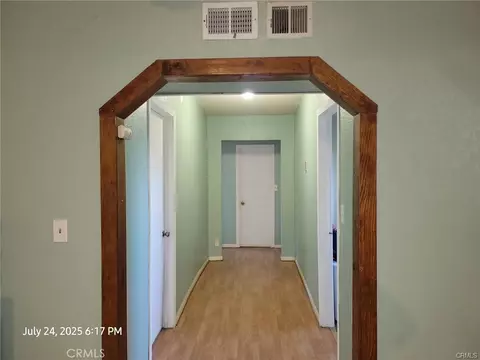 Entry Way - 27177 Cahuilla Rd, Apple Valley, CA 92307 photo 2 of 2