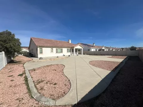 Exterior - 19721 Chicory Ct, Apple Valley, CA 92308 photo 9 of 11