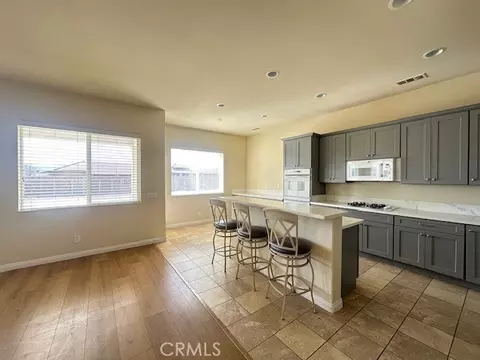 Kitchen - 19721 Chicory Ct, Apple Valley, CA 92308 photo 3 of 3