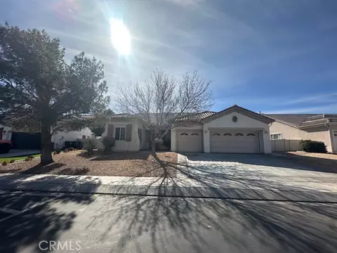 Exterior - 19721 Chicory Ct, Apple Valley, CA 92308 photo 2 of 11
