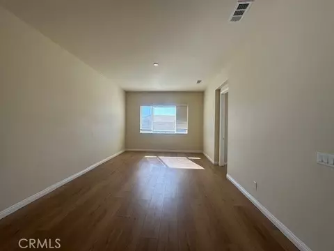 Living - 19721 Chicory Ct, Apple Valley, CA 92308 photo 9 of 9
