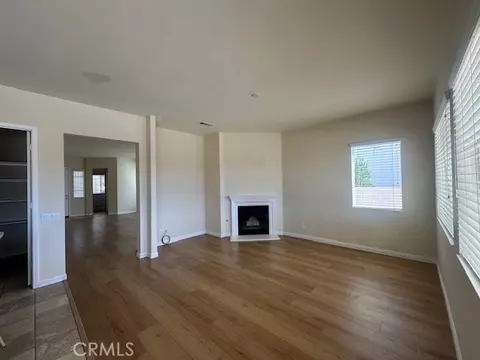 Living - 19721 Chicory Ct, Apple Valley, CA 92308 photo 6 of 9