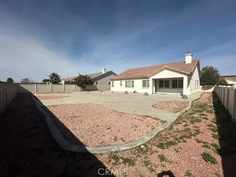 Exterior - 19721 Chicory Ct, Apple Valley, CA 92308 photo 8 of 11
