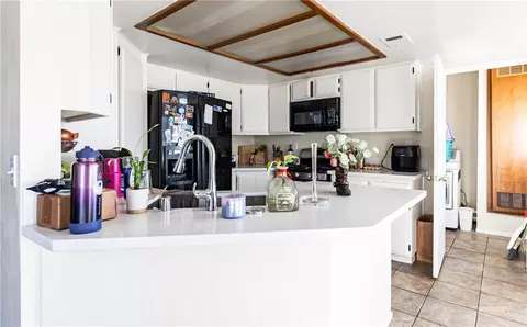 Kitchen - 22993 Eyota, Apple Valley, CA 92308 photo 1 of 4